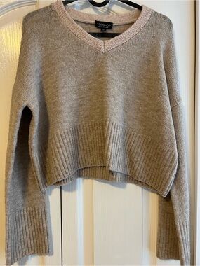 TOPSHOP Cropped Knit Sweater Size 6